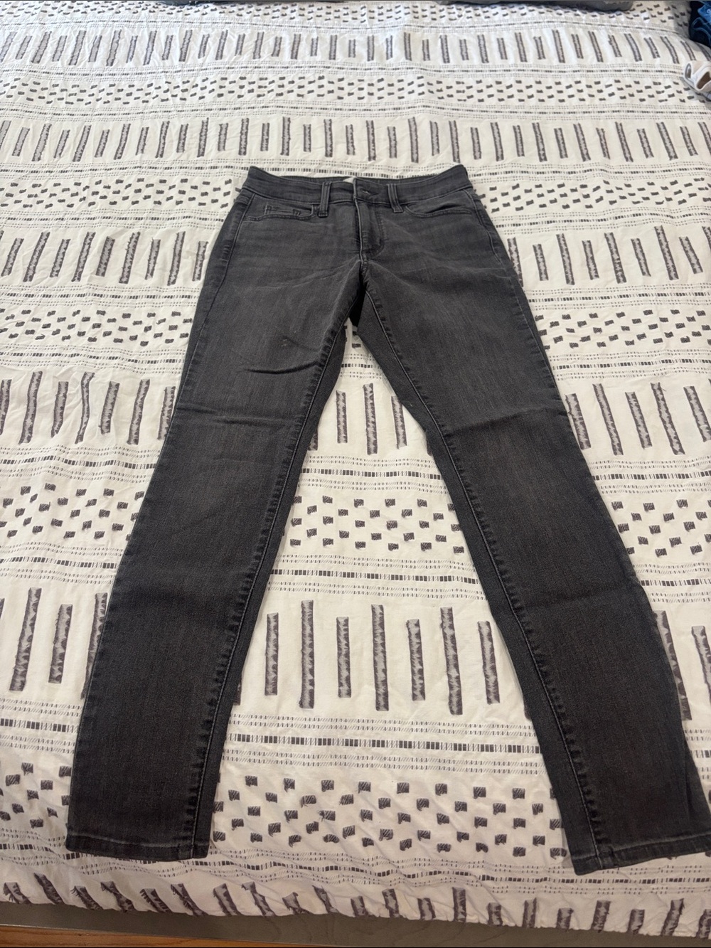 Universal Thread High Rise Women’s Slim Fit Black Jeans